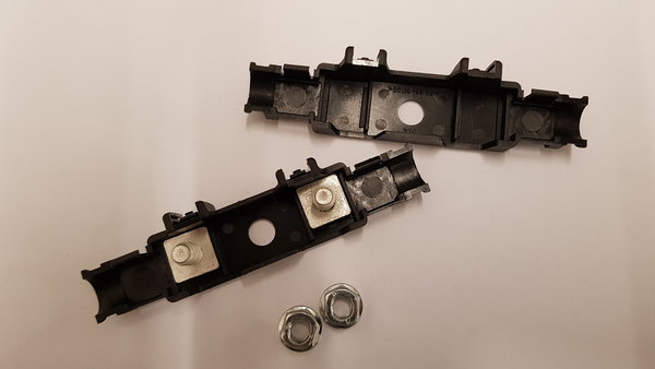 Halter für 68,6mm Maxi Sicherungen schwarz - bis 35qmm Kabel